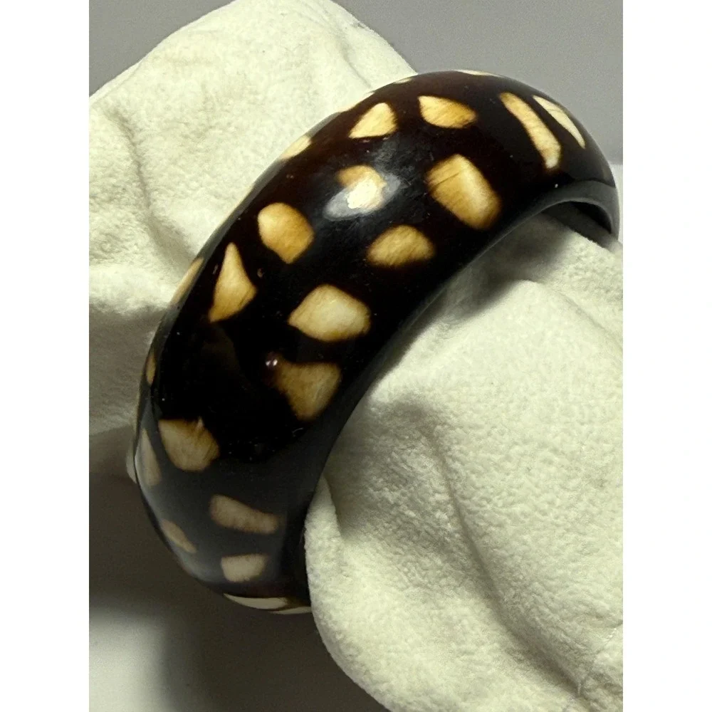 Cara‎ NY Chunky Bangle Bracelet Black Resin 8 Inch Cream Inlay Boho Statement
